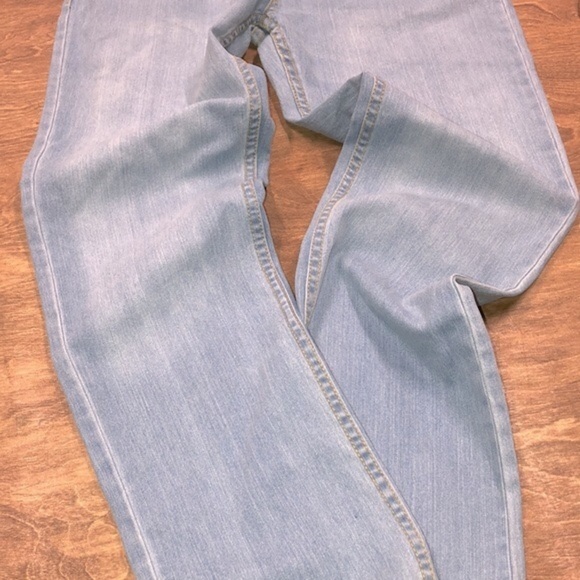 Levi’s 502 regular taper jeans; size 20 reg; 30x30 - Picture 4 of 8